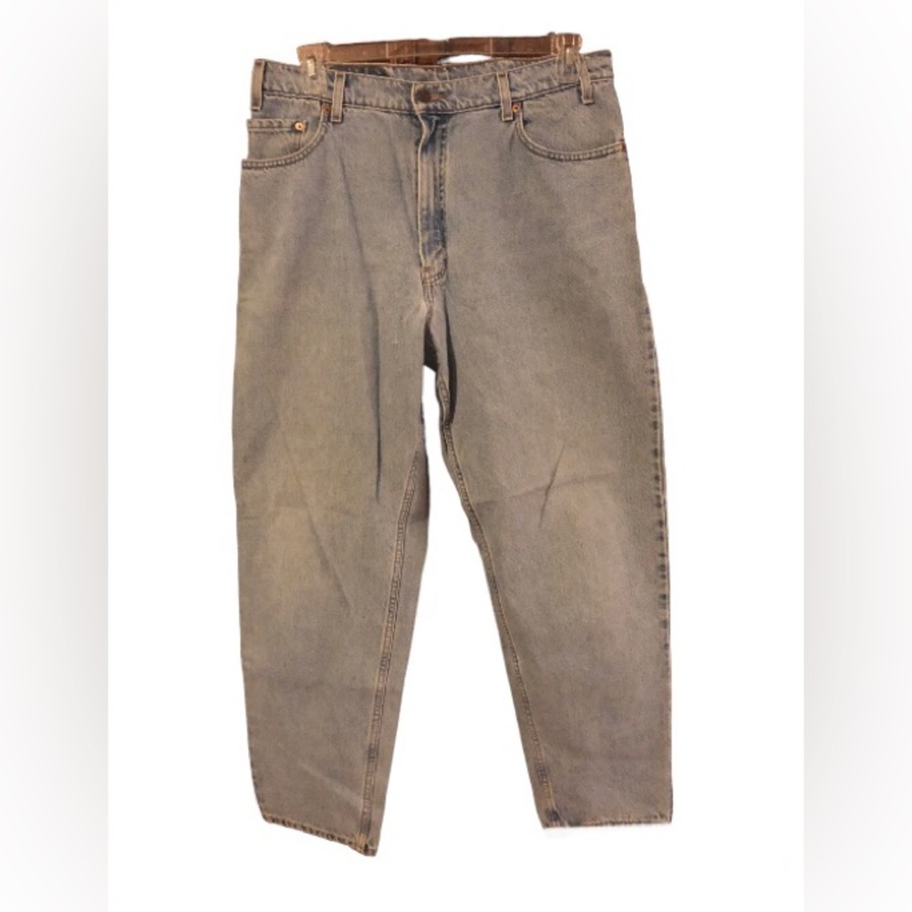 560 Levi’s, Loose Fit Tapered Leg, 36 x 32